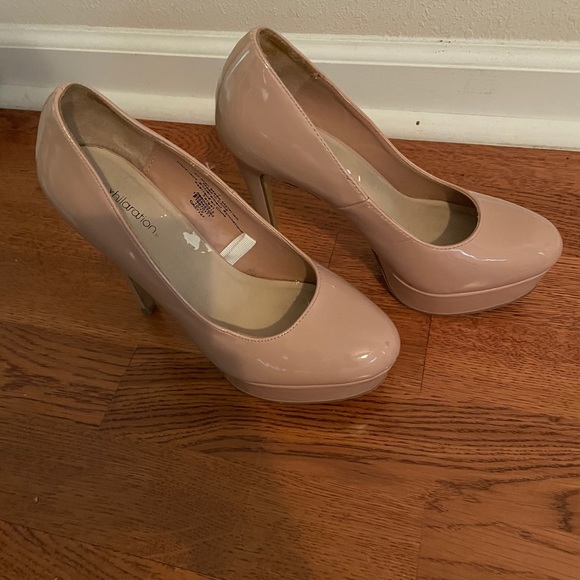 Shoes - Picture 2 of 5